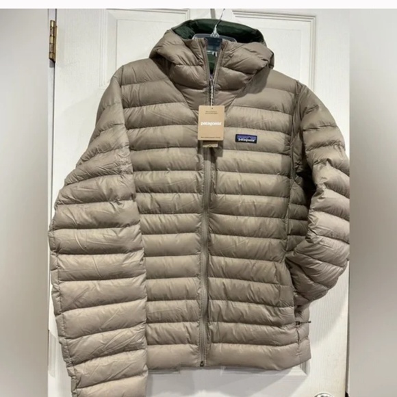 Patagonia Other - NWT Patagonia ~ Men’s Down Sweater Hoodie Puffer Jacket/Seabird Grey (Large)